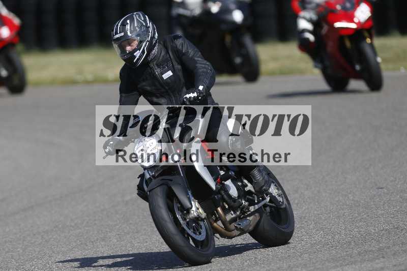 /21 17.06.2026  Ducati Schweiz Track Warmup ADR/Gruppe blau/52